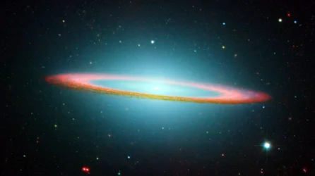 Deel van de Sombrero Galaxy in infrarood, met zwevende ring.